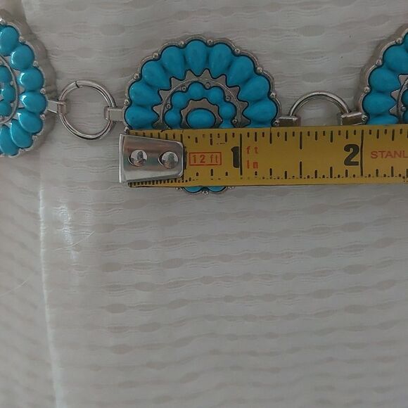 Faux Turquoise Silver Tone Round Conch Linked Metal Waist Belt - Picture 7 of 8